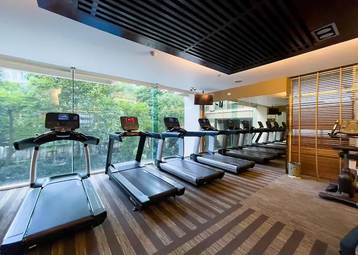 300m Bts L Large 110 Sqm L Pool And Sauna *