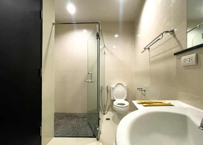 300m Bts L Large 110 Sqm L Pool And Sauna 曼谷